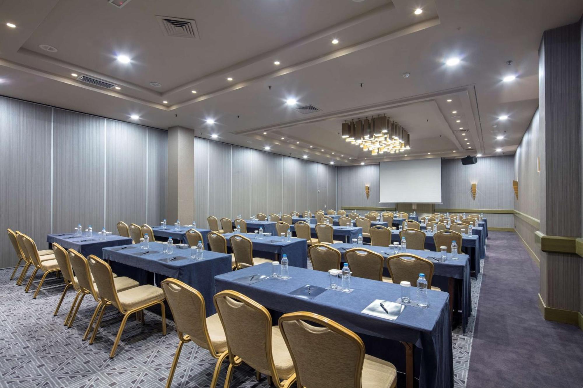 Mersin Hiltonsa מראה חיצוני תמונה